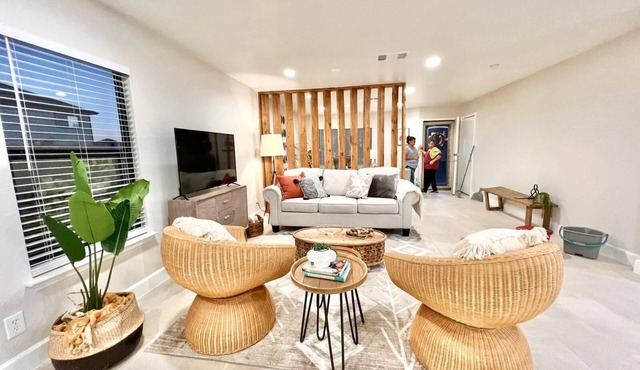 Relaxing Feng Shui Family Retreat 12 Miles from San Antonio Airport