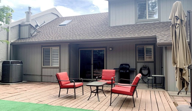Relaxing Flagstaff Townhome Private Yard Work-Friendly Space Walking Paths