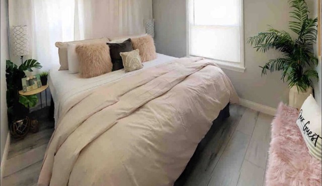 Relaxing Get Away| King Bed| Netflix| Washer Dryer
