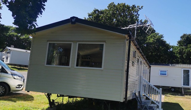 Relaxing Getaway at Thorness Bay Caravan Park – Isle of Wight Retreat