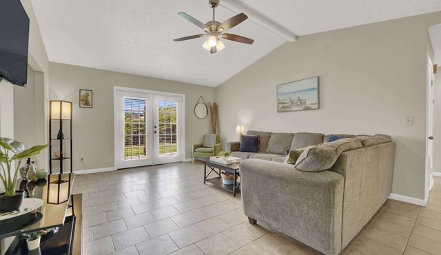 Relaxing Getaway – 3BR Home Near Panama City Beach