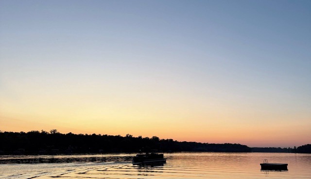 Relaxing getaway at the Blake Lake House! Lakefront cabin getaway!