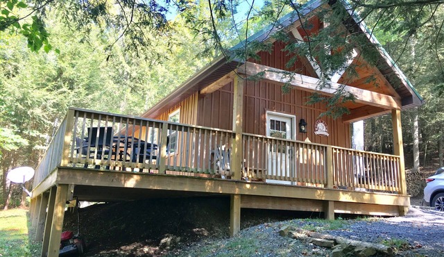 Relaxing Getaway-Enjoy a hot tub in the woods