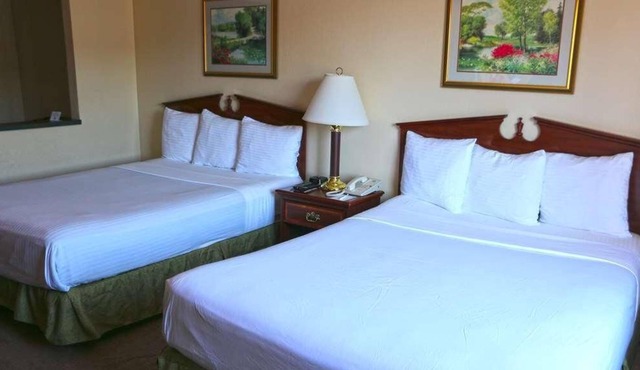 Relaxing Getaway in GuestHouse Kelso Longview! 4 Great Units, Free Parking