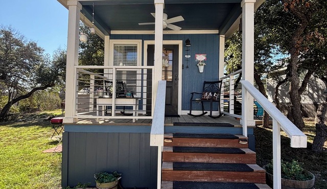 Relaxing Getaway in the Texas Hill Country - Sweet Ginger Cottage