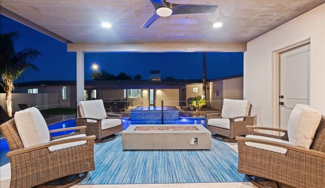 Relaxing Getaway: Refreshed 5BR Retreat w/Game Room & Theatre