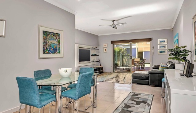 Relaxing Getaway Steps from Grange Beach