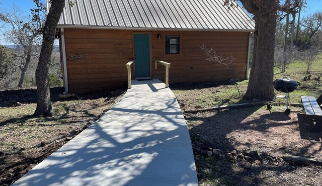 Relaxing Getaway at The Rocky Top Cabin, Pet Friendly