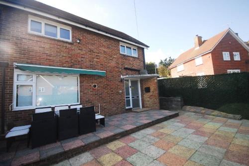 Relaxing Getaway With Hot Tub Sauna Sleeps 6