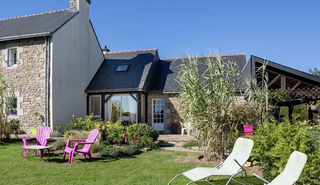 Relaxing gîte with terrace, near Pont-Aven