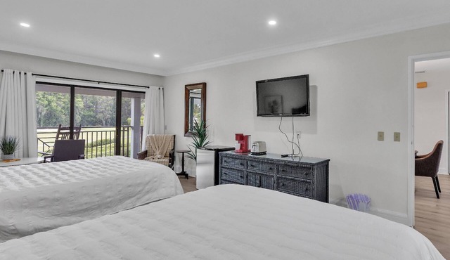 Relaxing Golf & Tennis Studio w/Scenic Views, Patio, & Easy Access to Top Attractions – Book Now!