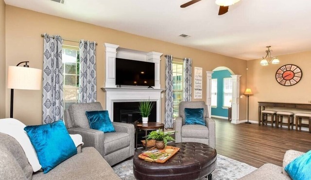 Relaxing Greer 6BR/11bed home near dtown & GSP