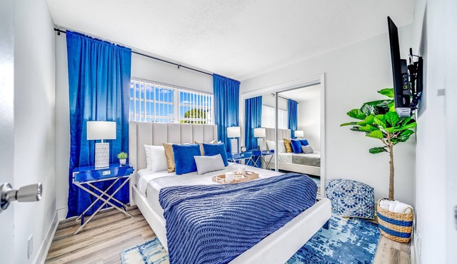 Relaxing Ground Floor Canal View – Palm Wave Stays