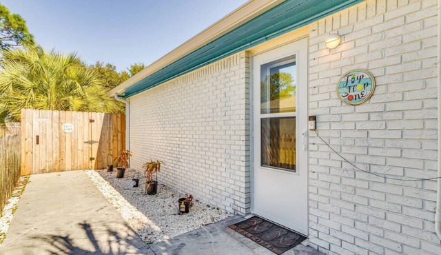 Relaxing Gulf Breeze Retreat Minutes to Beaches