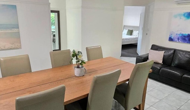 Relaxing Hamptons Style Home In Forest Lake