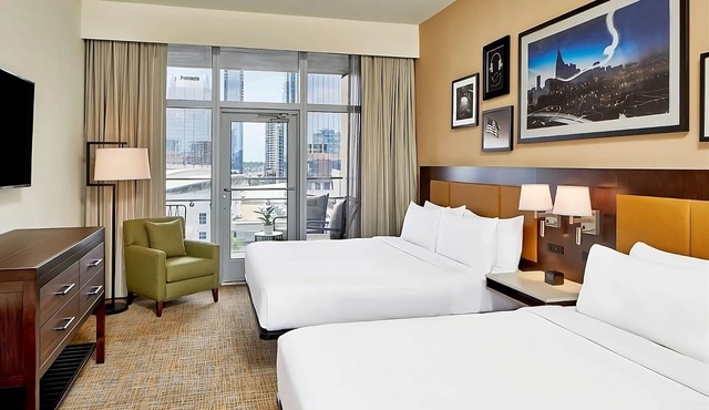 Relaxing Haven in the Heart of Nashville! Indoor Pool, Pets Allowed, Kitchenette