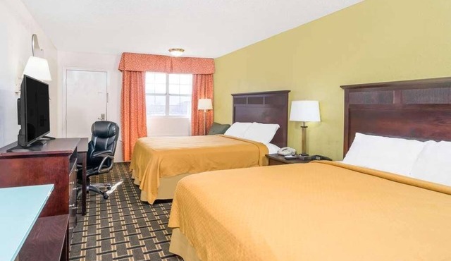 Relaxing Hideaway! Free Parking, Pets Allowed, Minutes from Chattanooga Zoo!