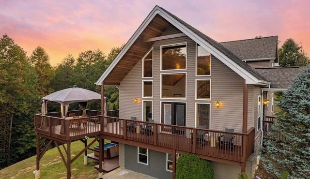 Relaxing Hideaway, Sleeps 15・Theater・Games・Hot Tub