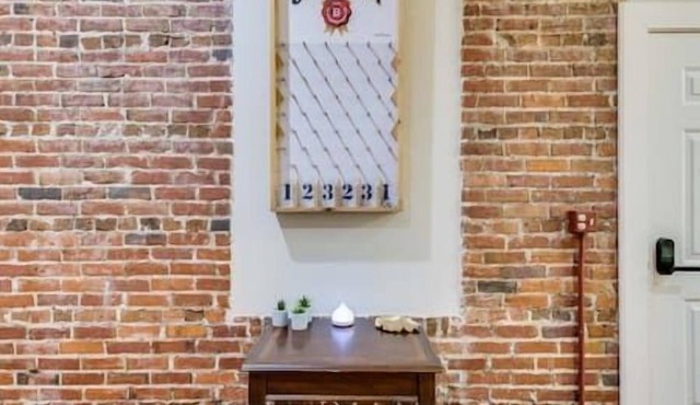 Relaxing Historic Downtown Loft w/gated parking