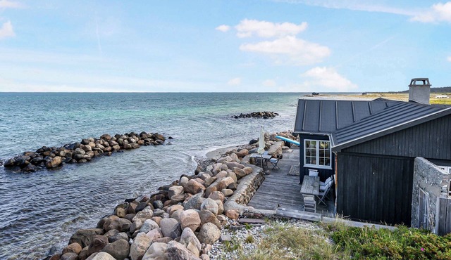 Relaxing holiday at the water's edge