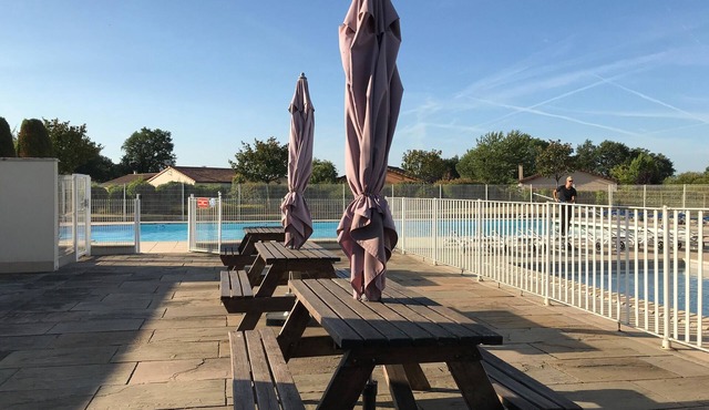 Relaxing holiday home with pool