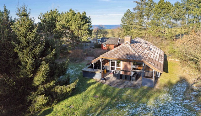 Relaxing holiday oasis near beach and nature