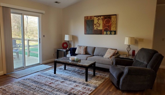 Relaxing Home 7 miles to Downtown and Purdue