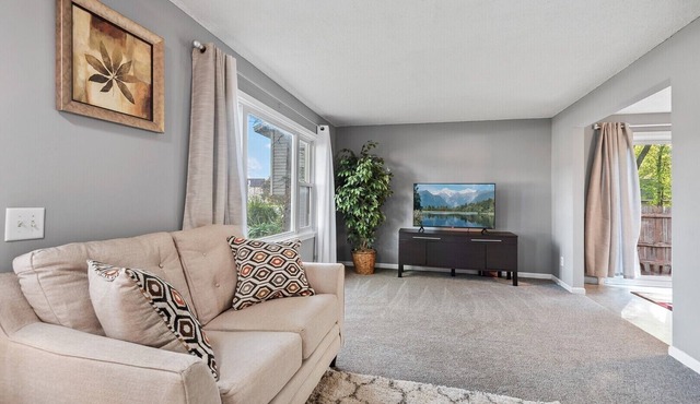 Relaxing Home, Family friendly, close to Malls, 5 miles to DT St. Paul