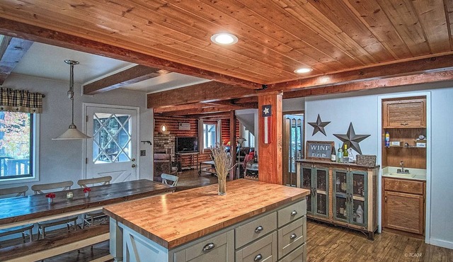 Relaxing Home in fabulous Trinity Center near Trinity Lake - fishing and hunting