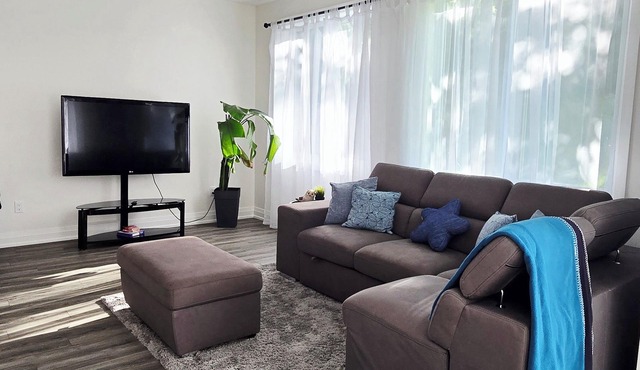 Relaxing Home Kokomo Beach Area, Sleeps 12, Pet-Friendly, Near Beach & Downtown
