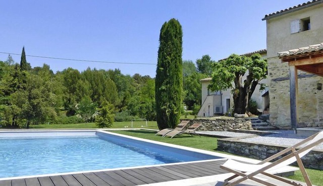 Relaxing Home Near Pool in Malaucène