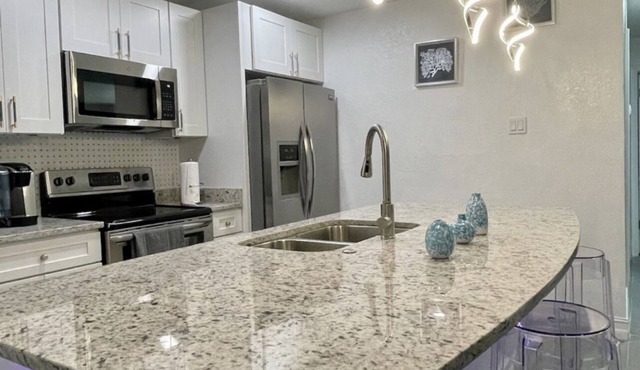 Relaxing Home Near Universal