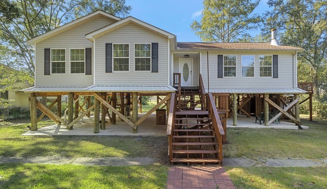 Relaxing Home on Dog River with Big Yard