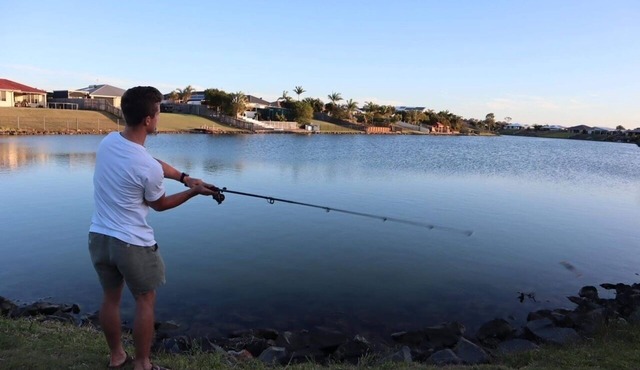 Relaxing home on the canal in Eli Waters