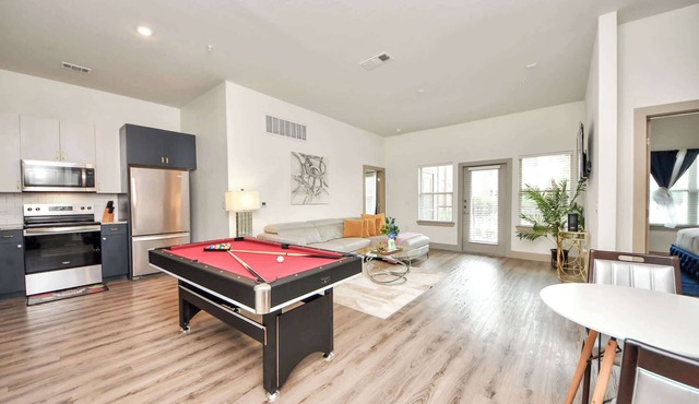 Relaxing Houston Getaway | 2 King Suites + Game Ro