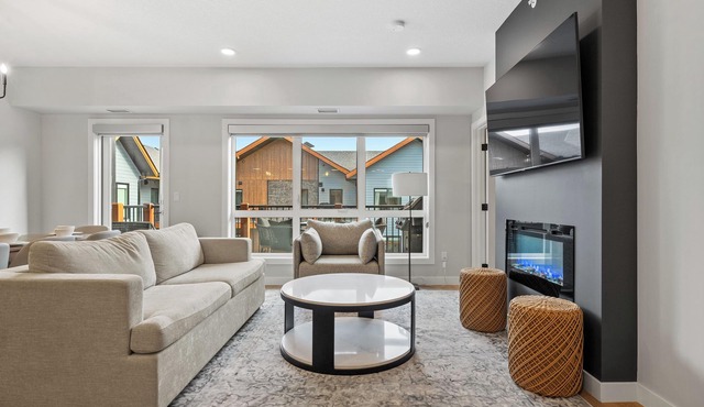 Relaxing in the Rockies 2 Outdoor pool and hot tub heated all yearlong