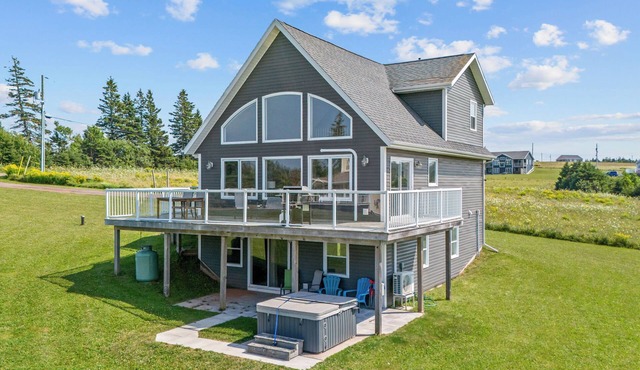 Relaxing Island Getaway Near Golf Beaches and Dining