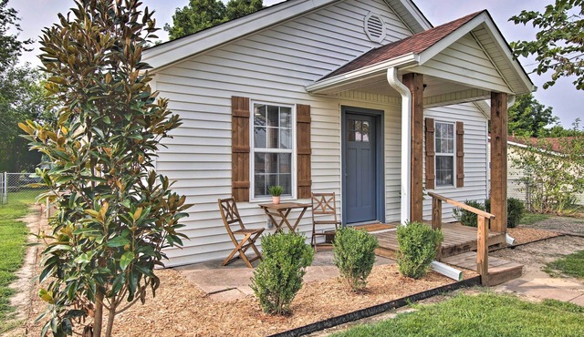 Relaxing King Master Suite! Near Lakes, Fire pit, Games