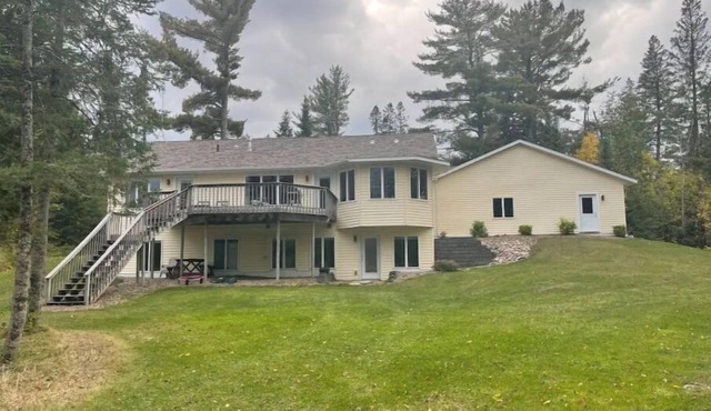 Relaxing Lake House Retreatn