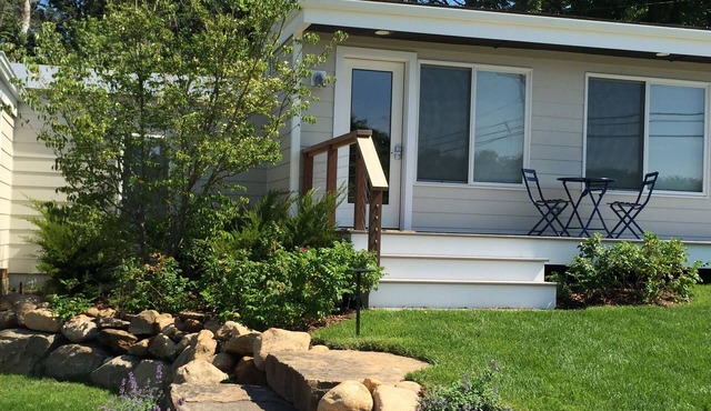 Relaxing Lake Retreat