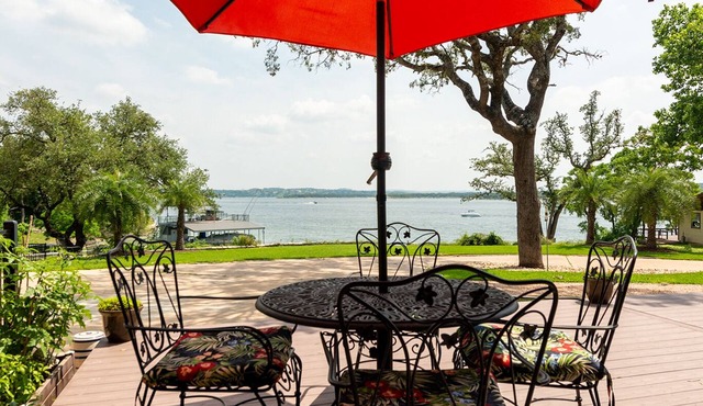 Relaxing Lake Travis waterfront apartment with boat launch