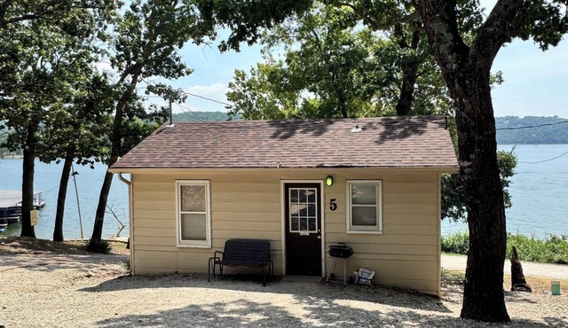 Relaxing Lakefront Cabin + Dock. Pet-Friendly!