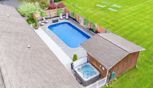 Relaxing Lakeview Retreat! Pool, Hot Tub, Firepit, Gameroom Perfect for Groups,