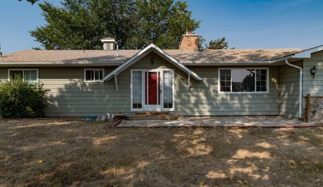 Relaxing Lander Escape, 2 Homes, Stunning Mountain Views, Winter Discounts!