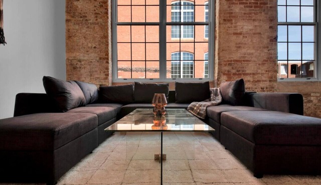 Relaxing & Luxurious Stay | Steps from Downtown!