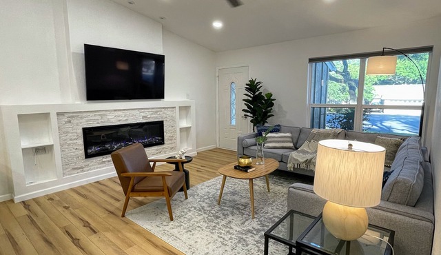 Relaxing, Luxury, All New - 10mins to Domain, 15mins to Downtown