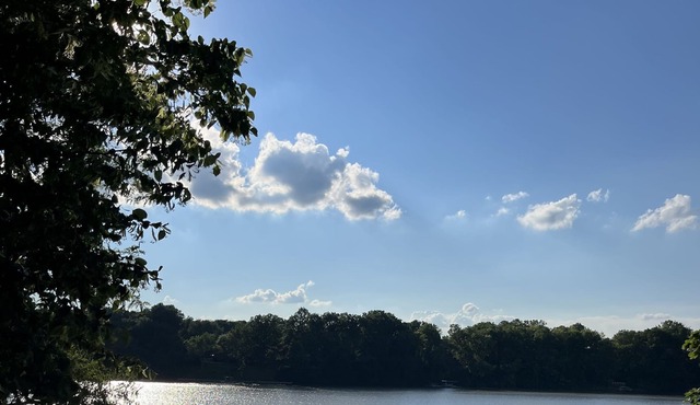 Relaxing Morse Lake Waterfront Cottage in Cicero!