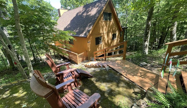 Relaxing Mountain Getaway with Hot Tub & Views! 6 minutes to Bryce Ski Resort