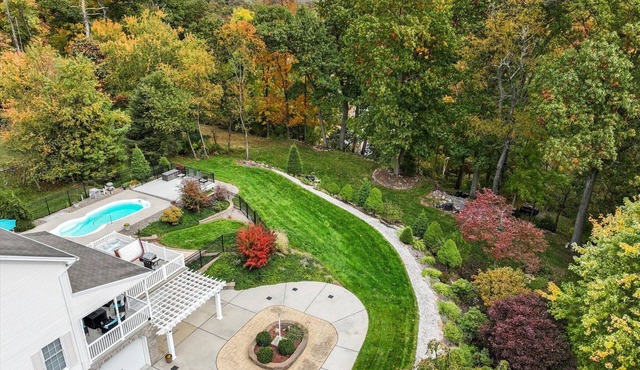 Relaxing Mountain & Water Views w/a Pool -10 minutes to Harrisburg