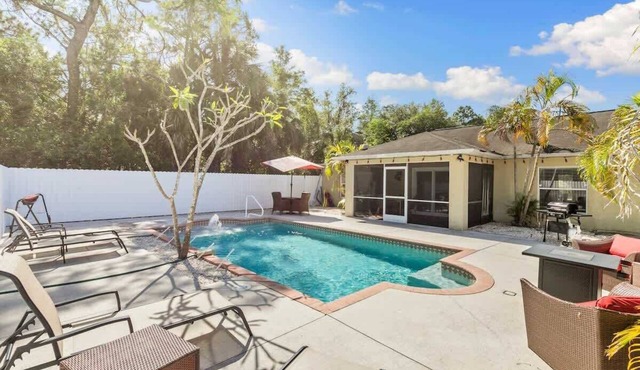 Relaxing Naples Home l Heated Pool l Family-Friend